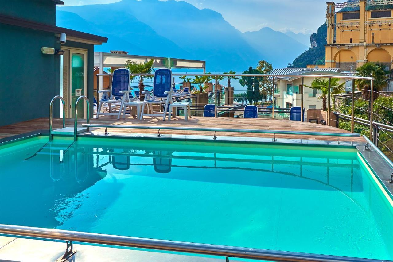 Hotel Europa - Skypool & Panorama Riva del Garda Luaran gambar