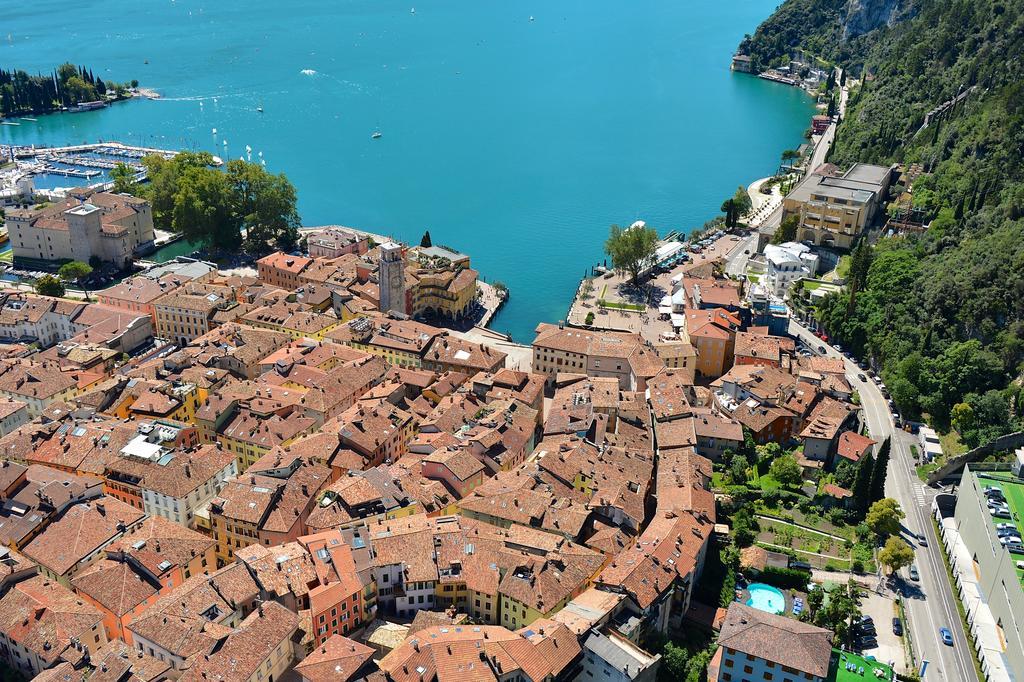 Hotel Europa - Skypool & Panorama Riva del Garda Luaran gambar